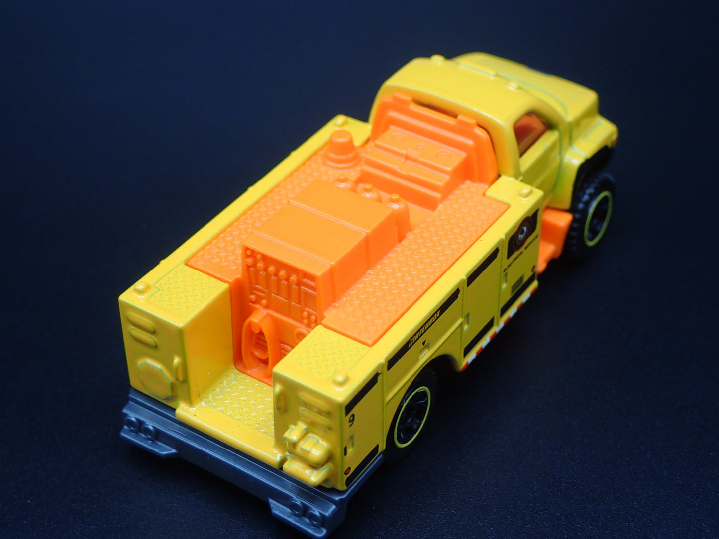 GMC 3500 UTILITY TRUCK ELECTRIC SERVICES CONST 1:64 MB SCALE DIECAST MODEL CAR