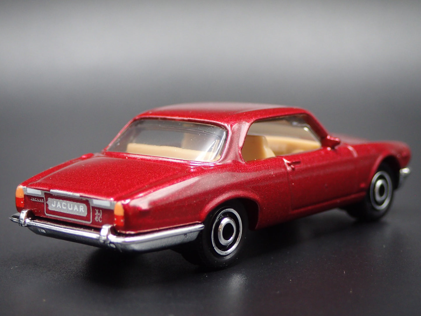 1973-1979 JAGUAR XJ6C XJ S II 1:64 SCALE COLLECTIBLE DISPLAY DIECAST MODEL CAR