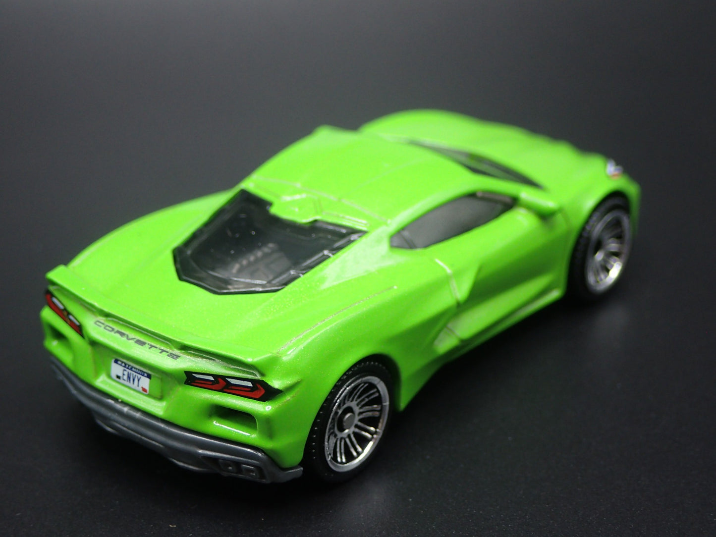 2020-2025 CHEVY CHEVROLET CORVETTE C8 GREEN 1:64 SCALE DIORAMA DIECAST MODEL CAR