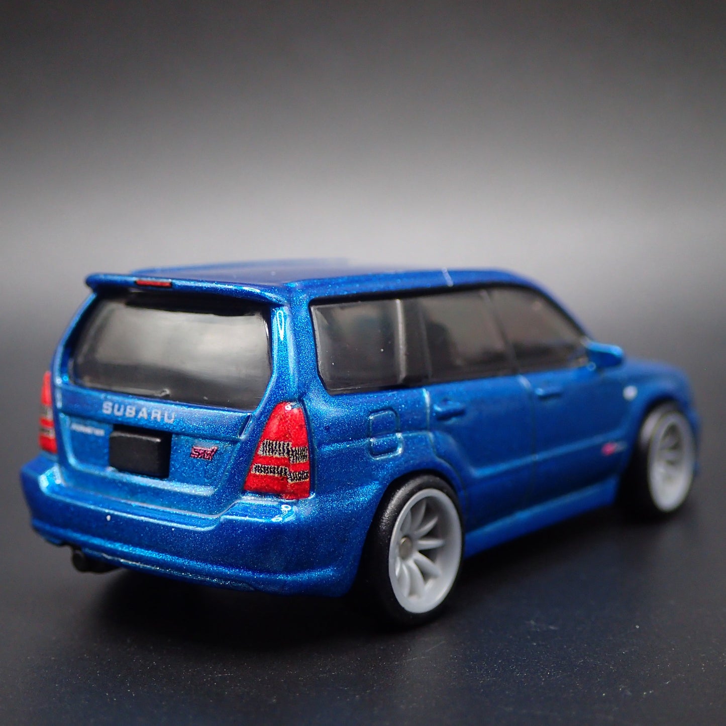 2004 SUBARU FORESTER STI WAGON 1:64 SCALE COLLECTIBLE DIORAMA DIECAST MODEL CAR