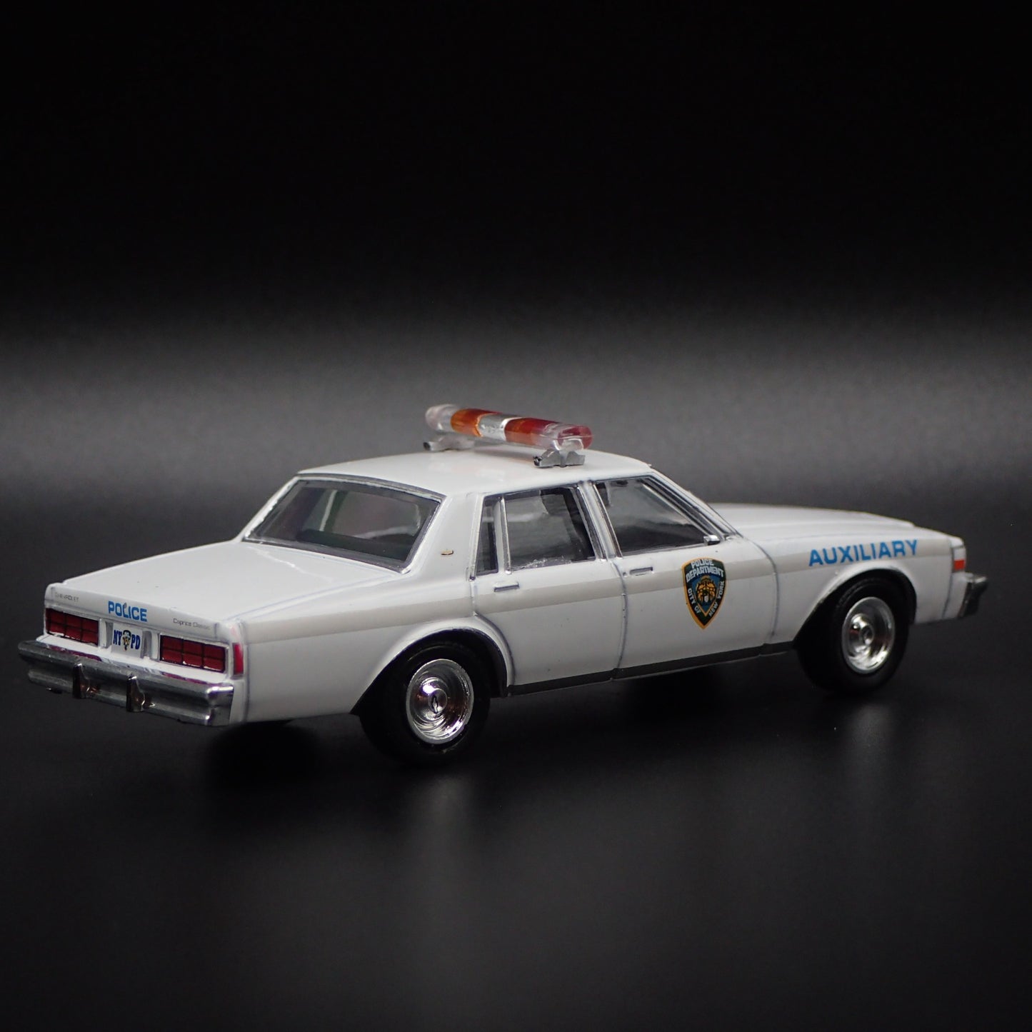 1989 CHEVY CHEVROLET CAPRICE NYPD NEW YORK POLICE 1/64 SCALE DIECAST MODEL CAR