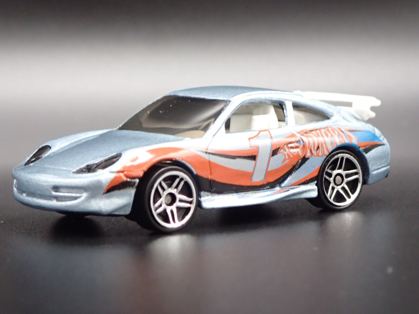 1999-2005 PORSCHE 911 GT3 CUP 996 BLUE 1:64 SCALE DIORAMA DIECAST MODEL CAR