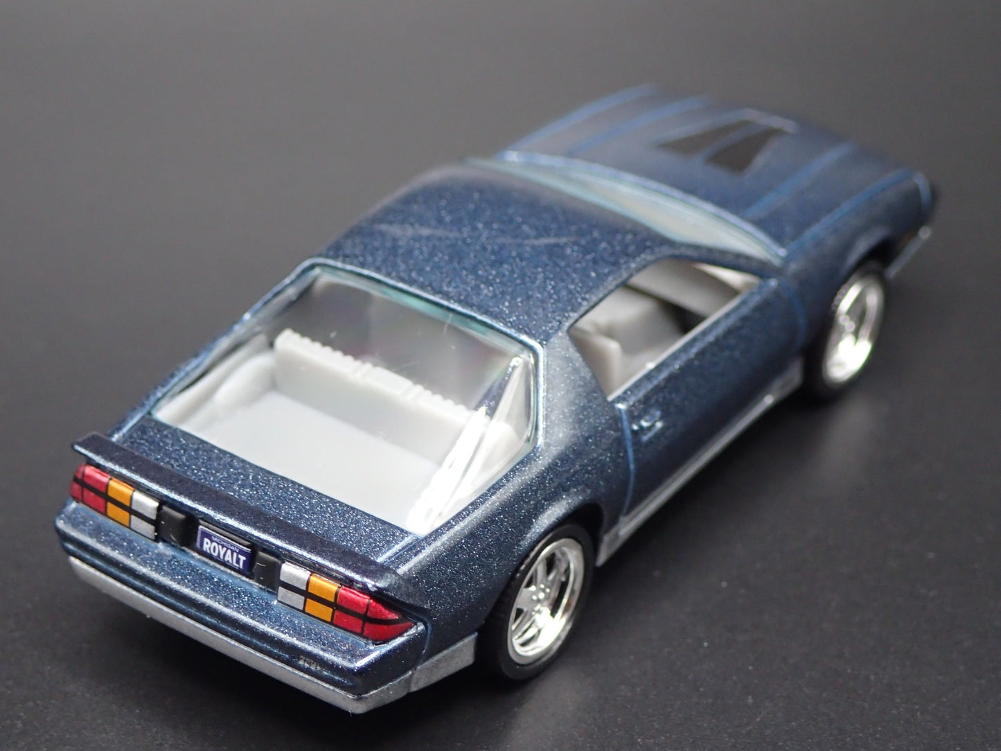 1984 84 CHEVY CHEVROLET CAMARO Z28 BLUE 1:64 SCALE DIORAMA DIECAST MODEL CAR