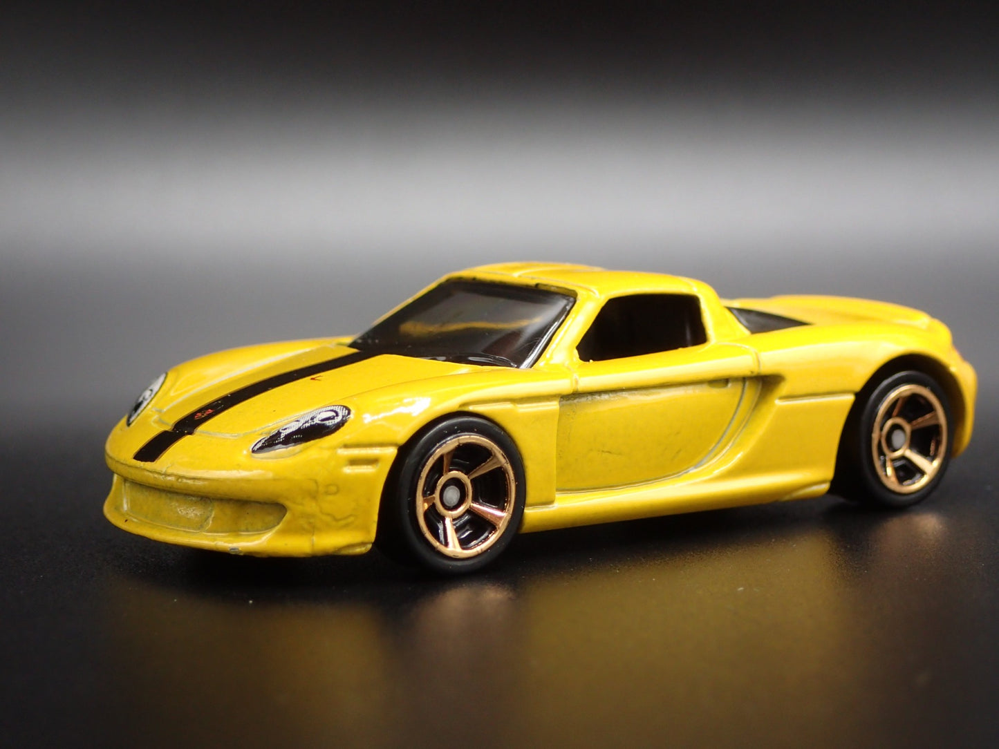 2003-2006 PORSCHE CARRERA GT SUPER CAR RARE 1:64 SCALE DIORAMA DIECAST MODEL CAR