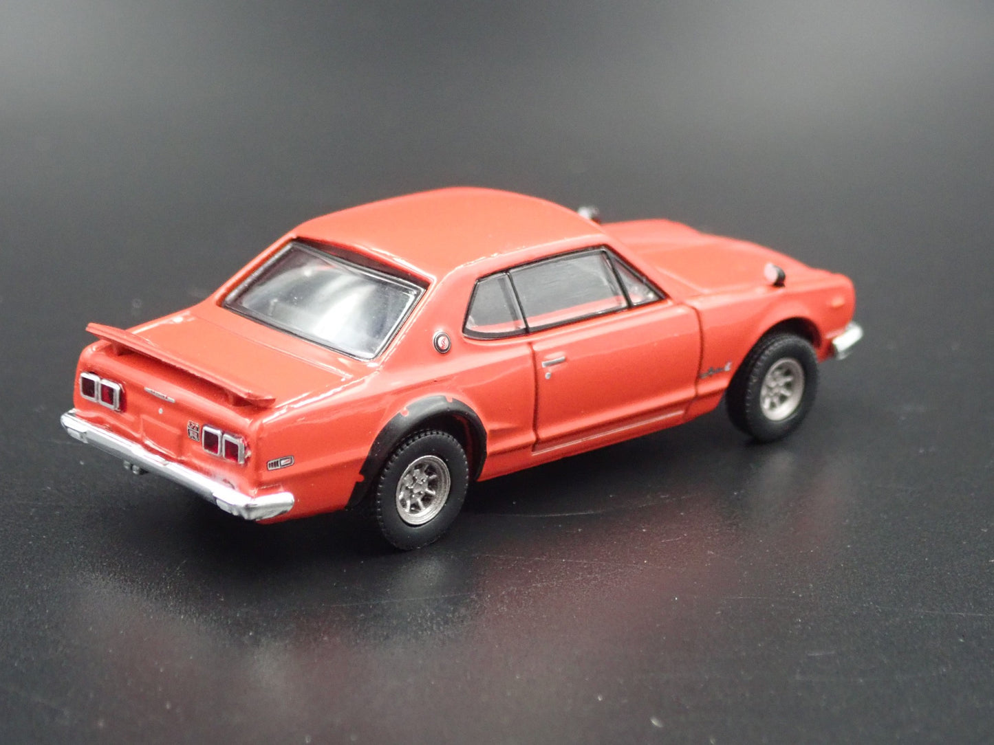 1972 72 NISSAN SKYLINE 2000 GTR 1:64 SCALE COLLECTIBLE DIORAMA DIECAST MODEL CAR