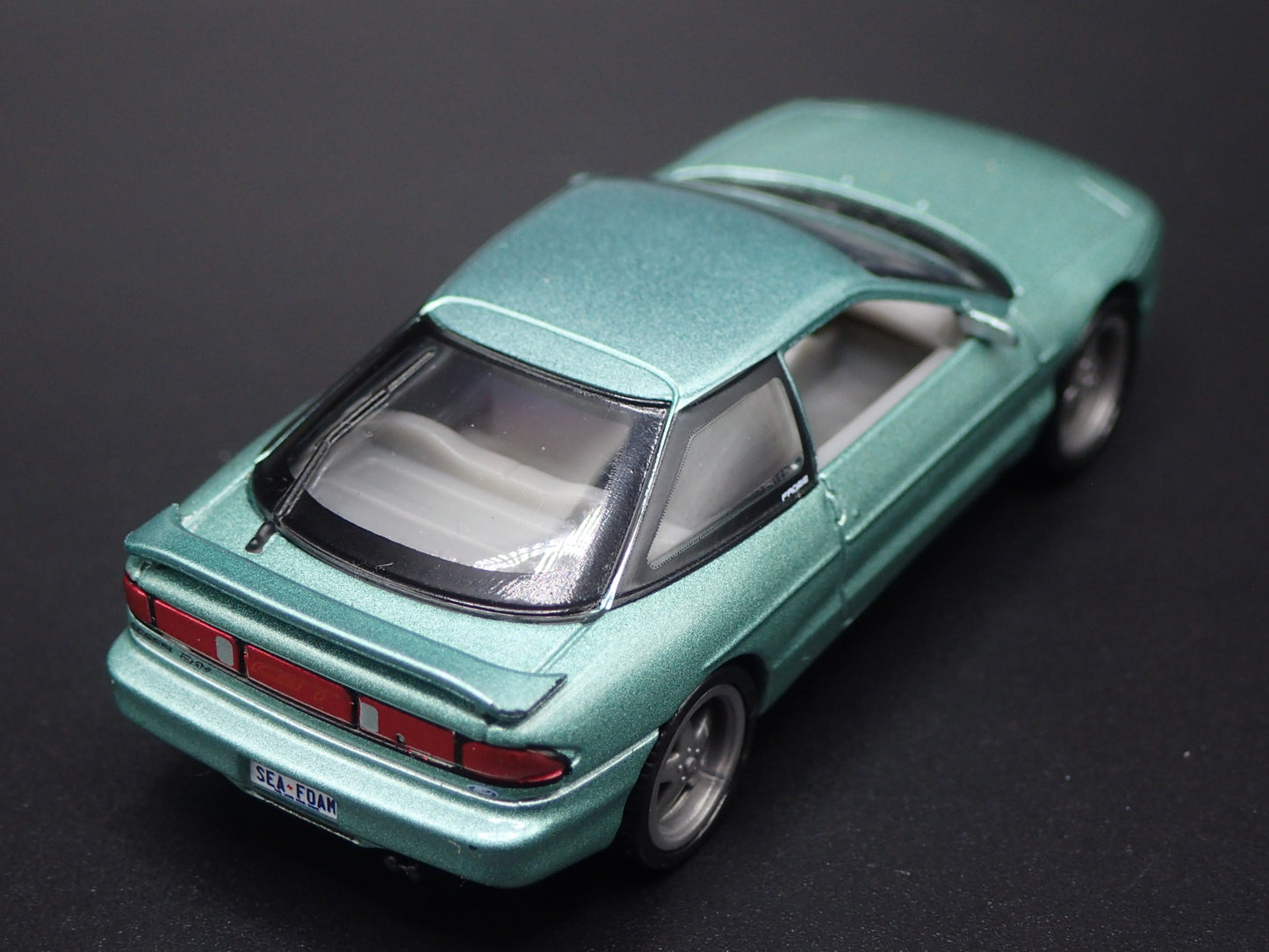 1995 95 FORD PROBE GT GREEN 1:64 SCALE COLLECTIBLE DIORAMA DIECAST MODEL CAR