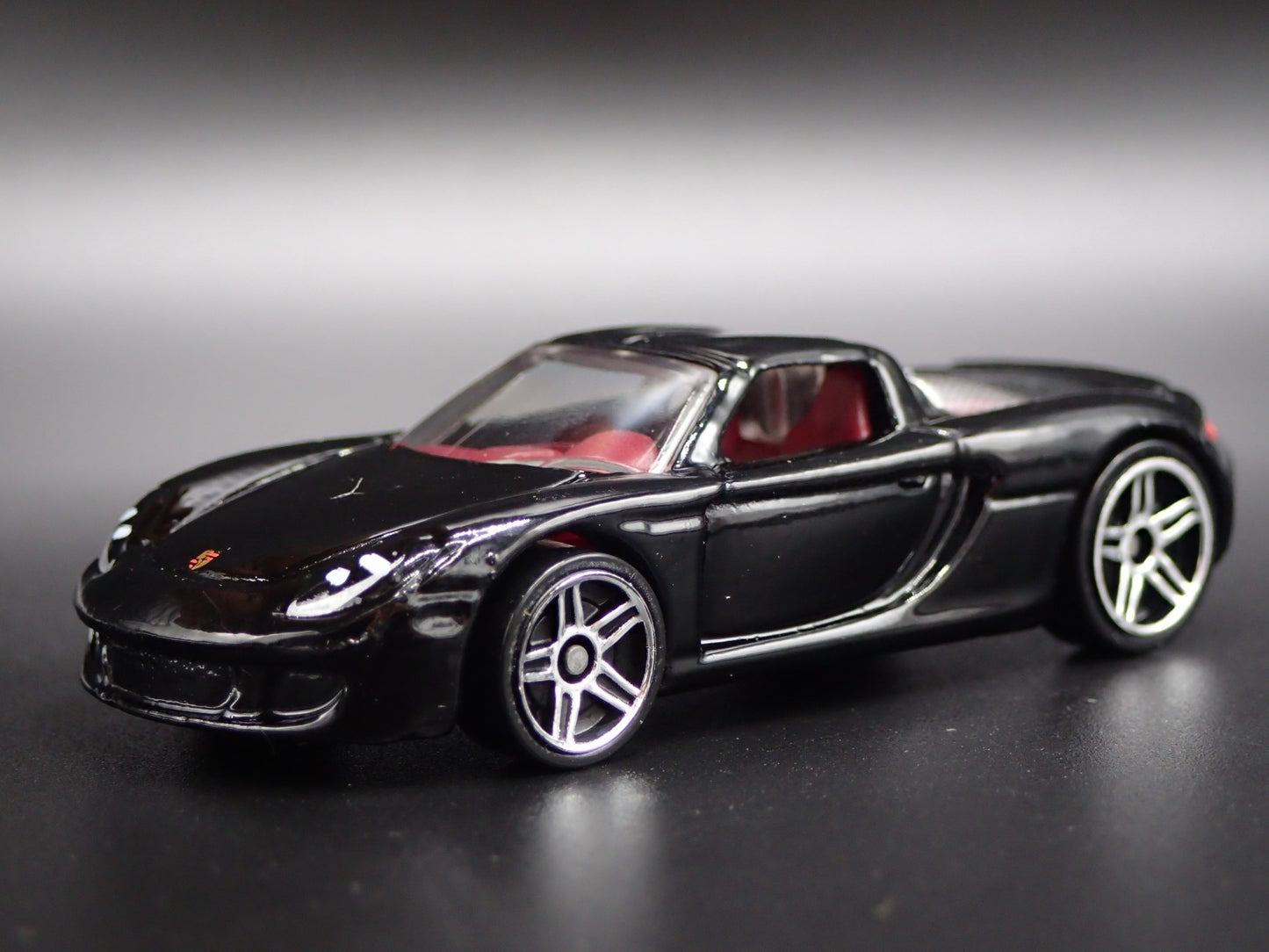 2003-2006 PORSCHE CARRERA GT SUPER CAR RARE 1:64 SCALE DIORAMA DIECAST MODEL CAR