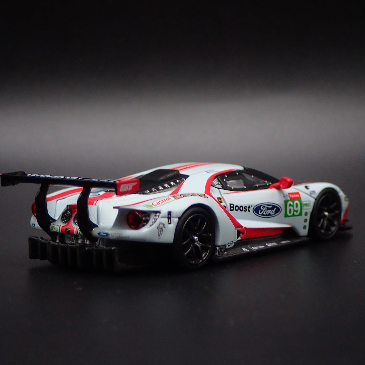 2019 FORD GT LM GTE PRO 69 24HRS OF LE MANS TEAM US 1:64 SCALE DIECAST MODEL CAR