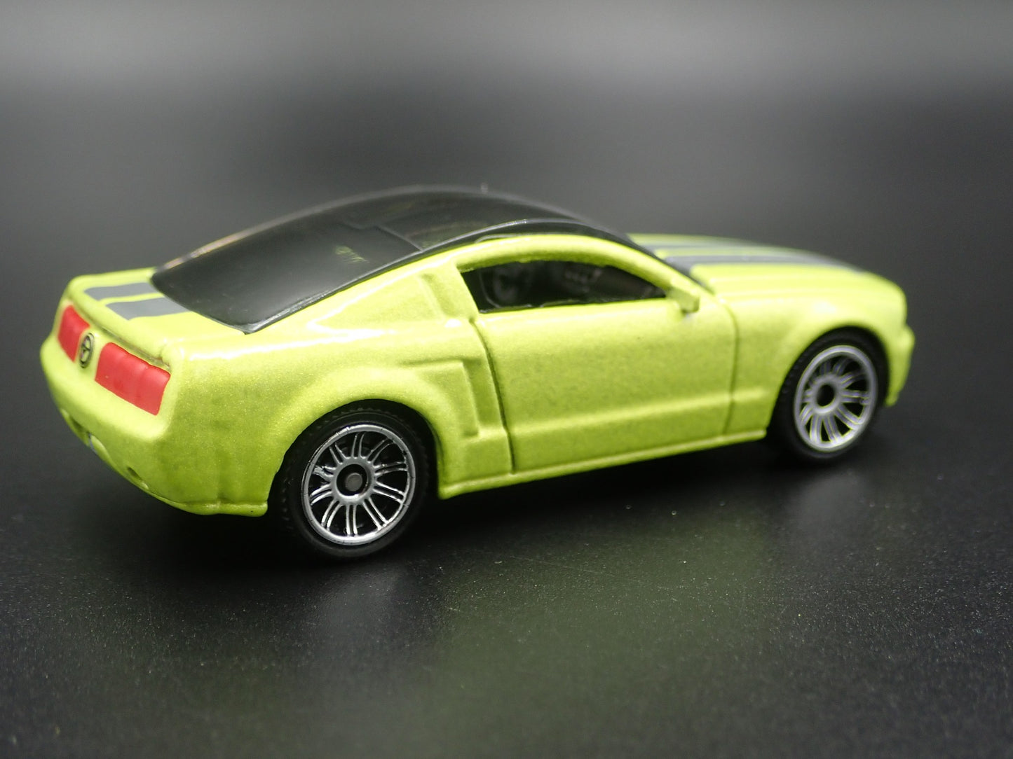 2004 04 FORD MUSTANG GT CONCEPT GREEN 1:64 SCALE COLLECTIBLE DIECAST MODEL CAR