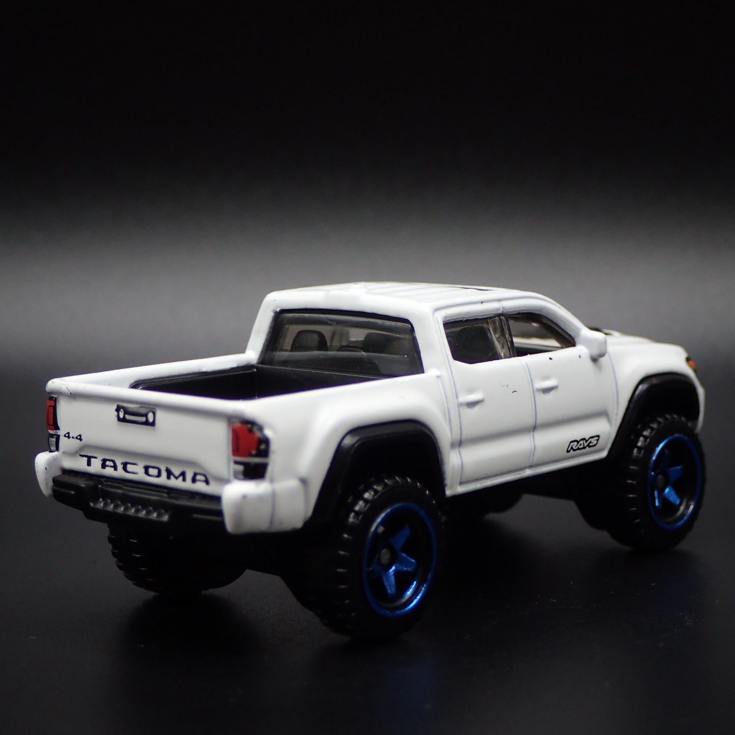 2016-2023 TOYOTA TACOMA PICKUP TRUCK WHITE 1:64 SCALE DIORAMA DIECAST MODEL CAR