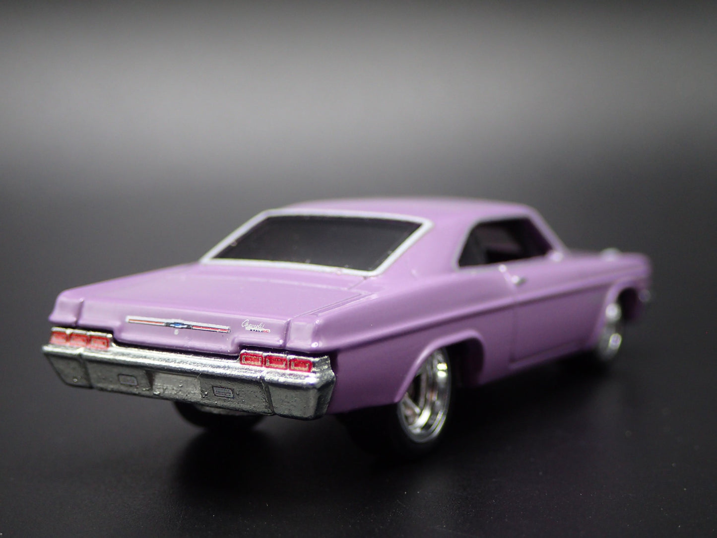 1966 66 CHEVY CHEVROLET IMPALA PURPLE 1:64 SCALE DIORAMA DIECAST MODEL CAR