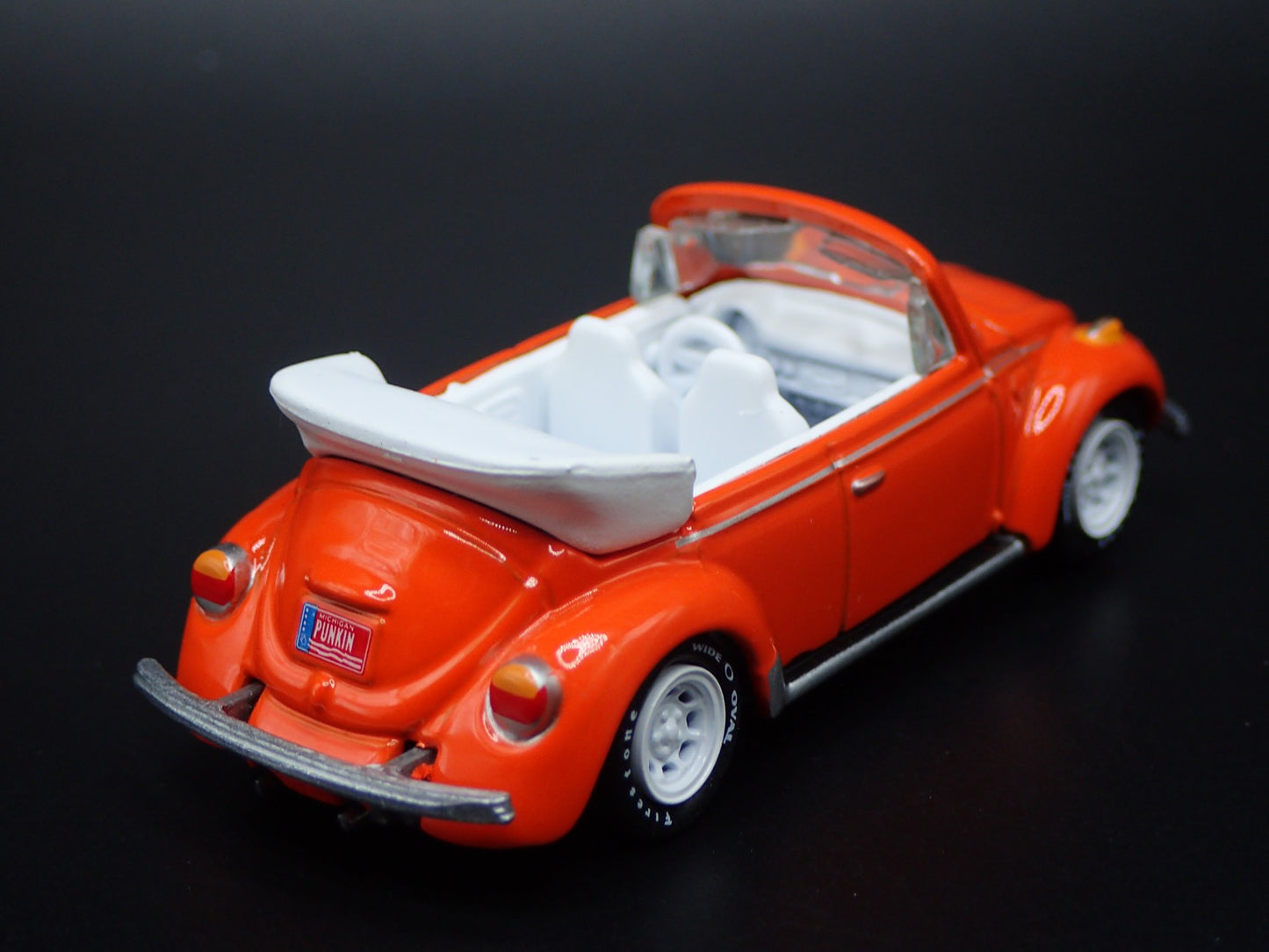 1975 75 VW VOLKSWAGEN SUPER BEETLE BUG CONVERTIBLE 1/64 SCALE DIECAST MODEL CAR