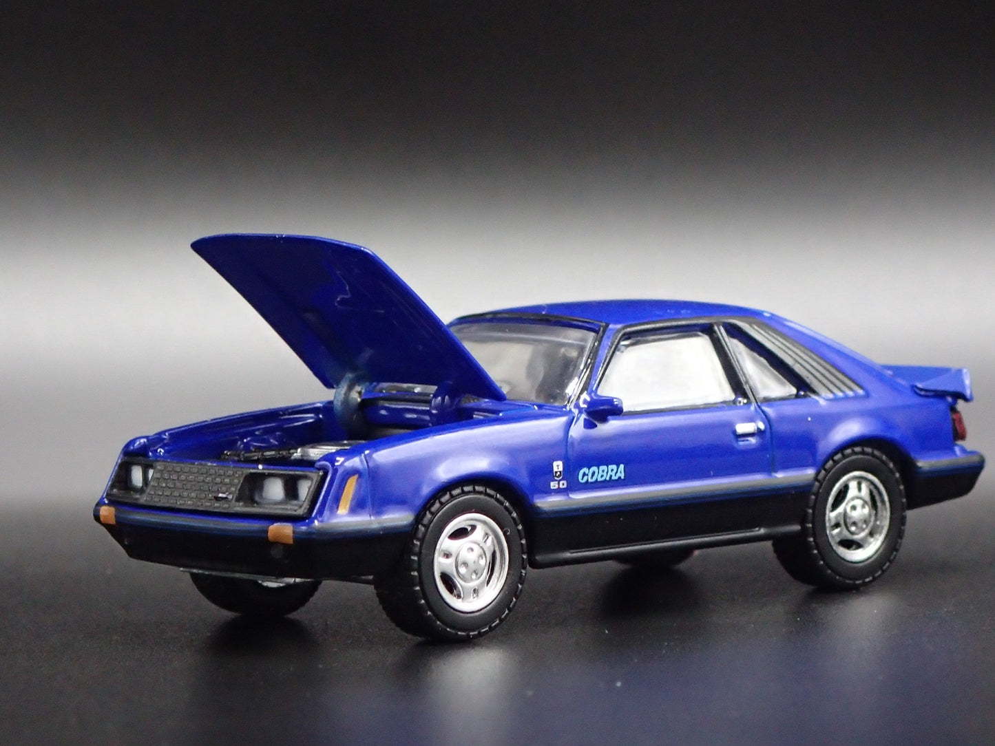 1979 79 FORD MUSTANG COBRA T5 BLUE 1:64 SCALE COLLECTIBLE DIECAST MODEL CAR