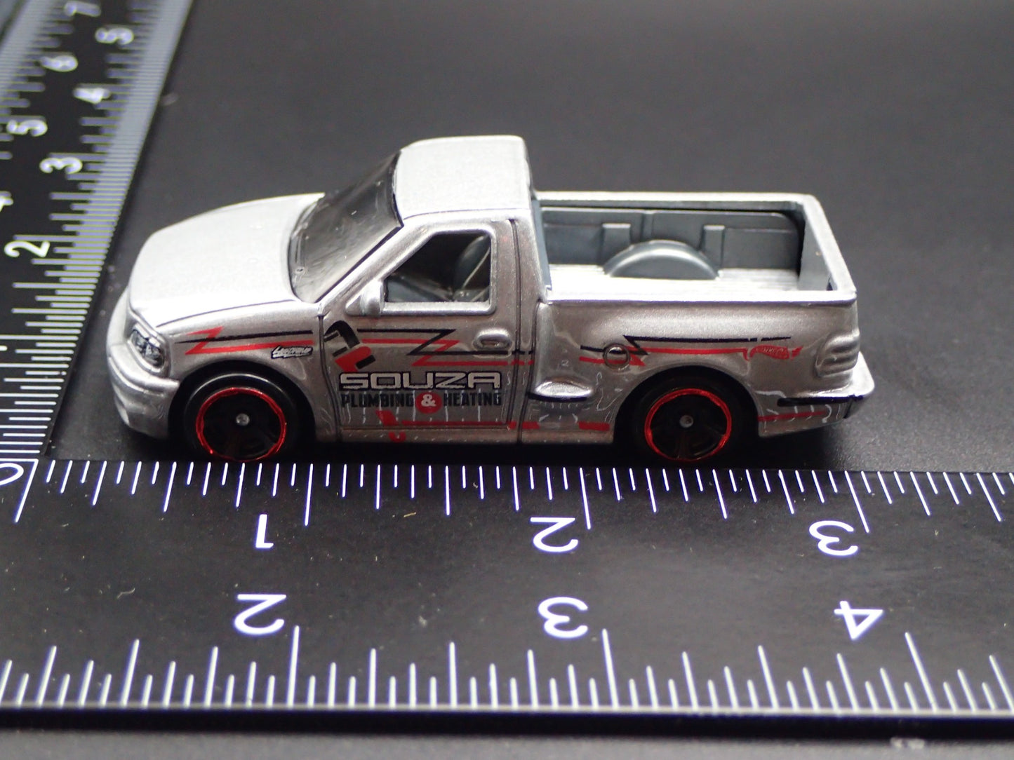 1999-2004 FORD SVT F150 LIGHTNING PICKUP TRUCK SIL 1:64 SCALE DIECAST MODEL CAR