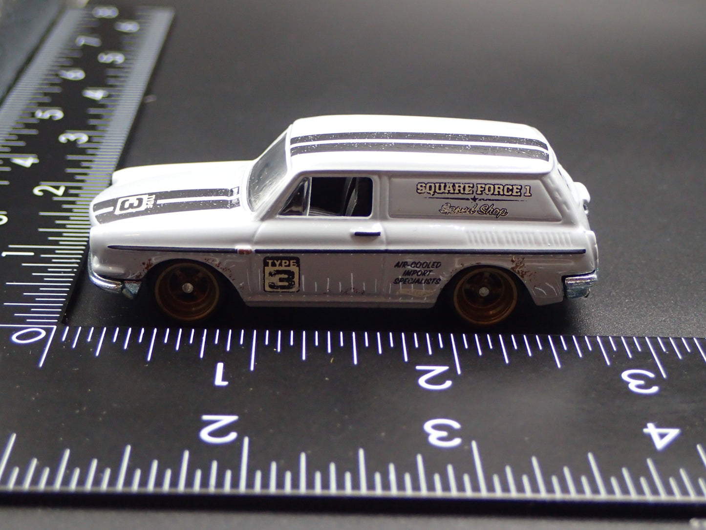 1961-1973 VW VOLKSWAGEN SQUAREBACK GRAY 1:64 SCALE DIORAMA DIECAST MODEL CAR