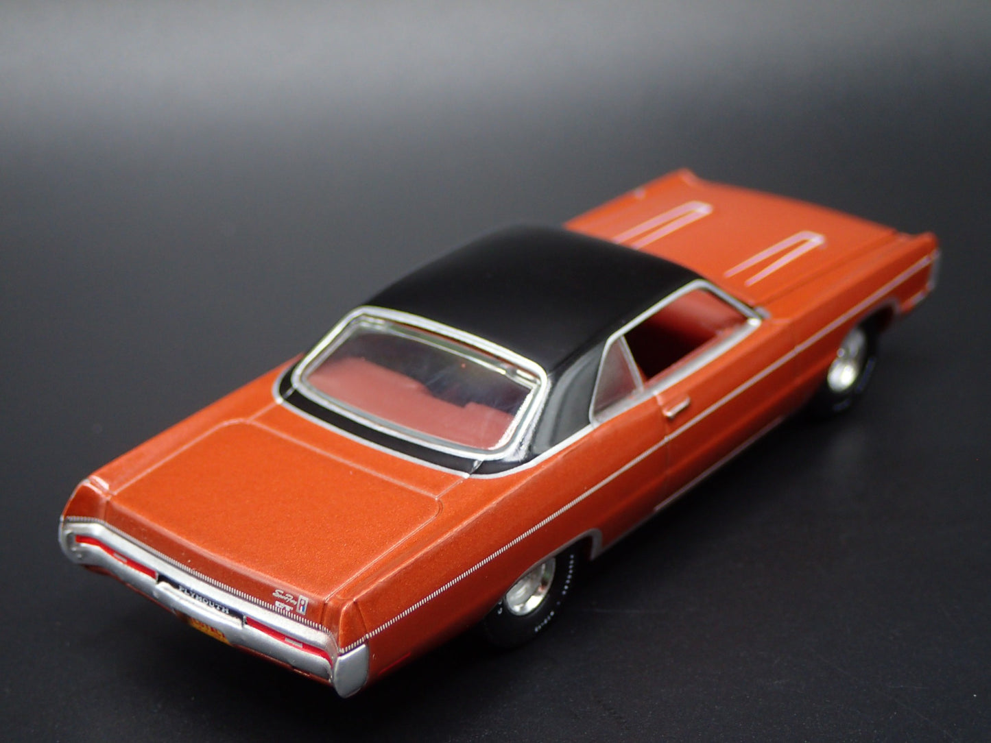 1970 70 PLYMOUTH SPORT FURY GT BURNT ORANGE 1/64 SCALE DIORAMA DIECAST MODEL CAR
