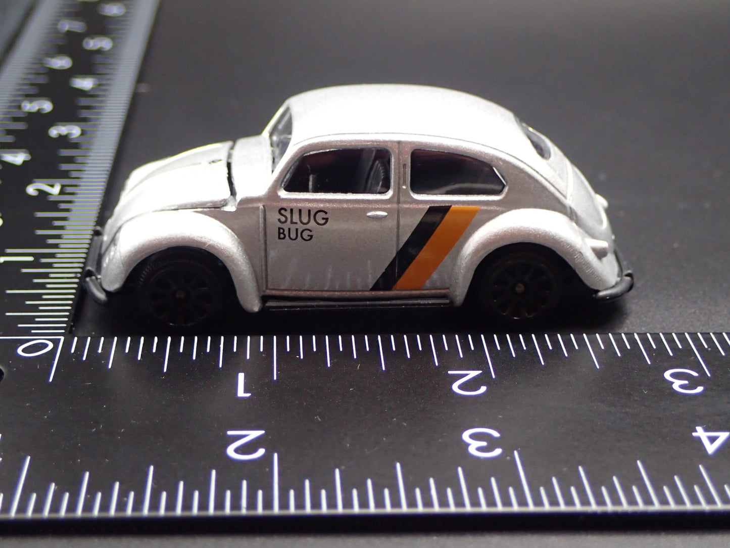 1953-1957 VW VOLKSWAGEN CLASSIC BEETLE BUG OVAL 1:64 SCALE DIECAST MODEL CAR