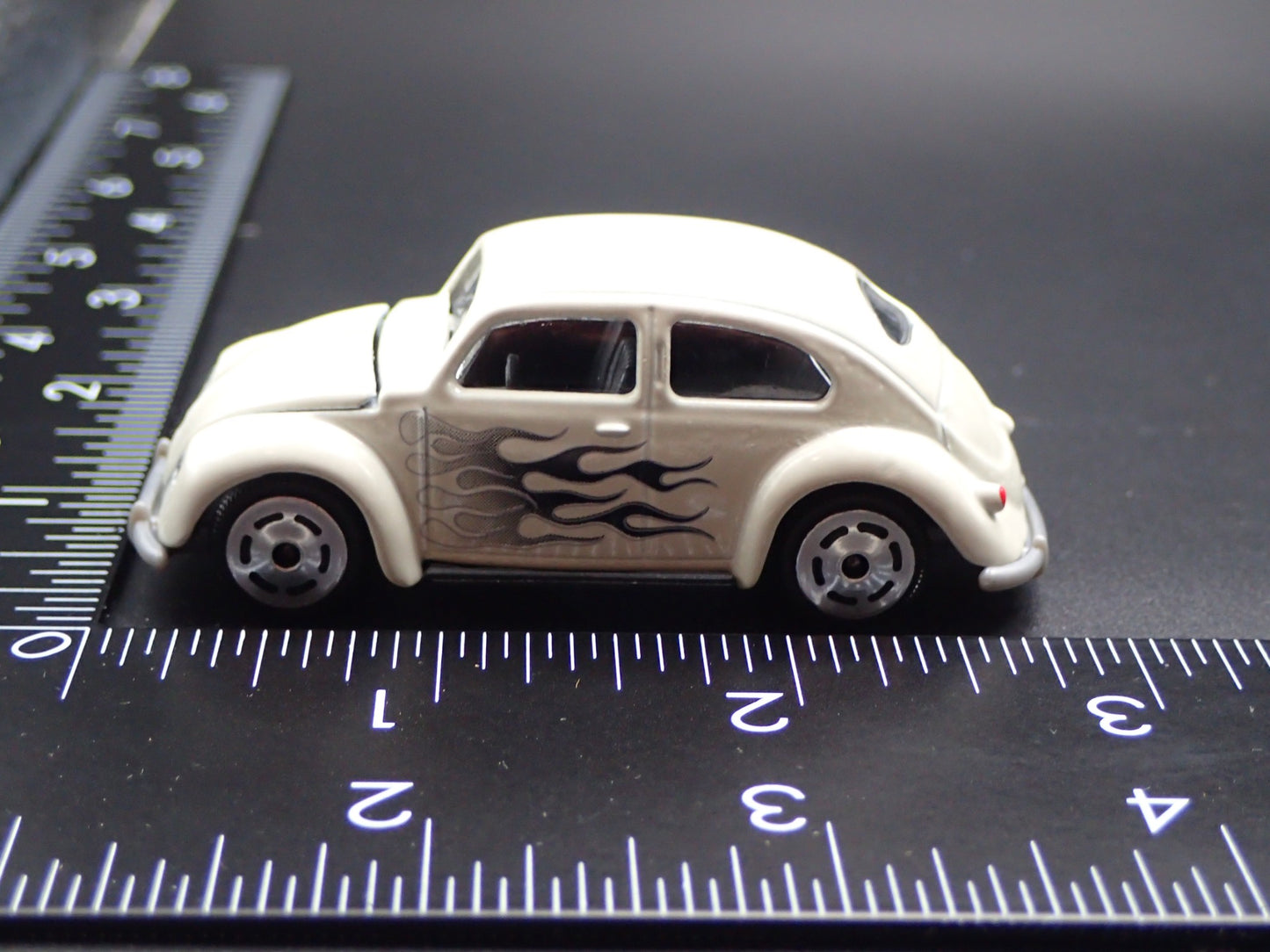 1953-1957 VW VOLKSWAGEN CLASSIC BEETLE BUG OVAL 1:64 SCALE DIECAST MODEL CAR