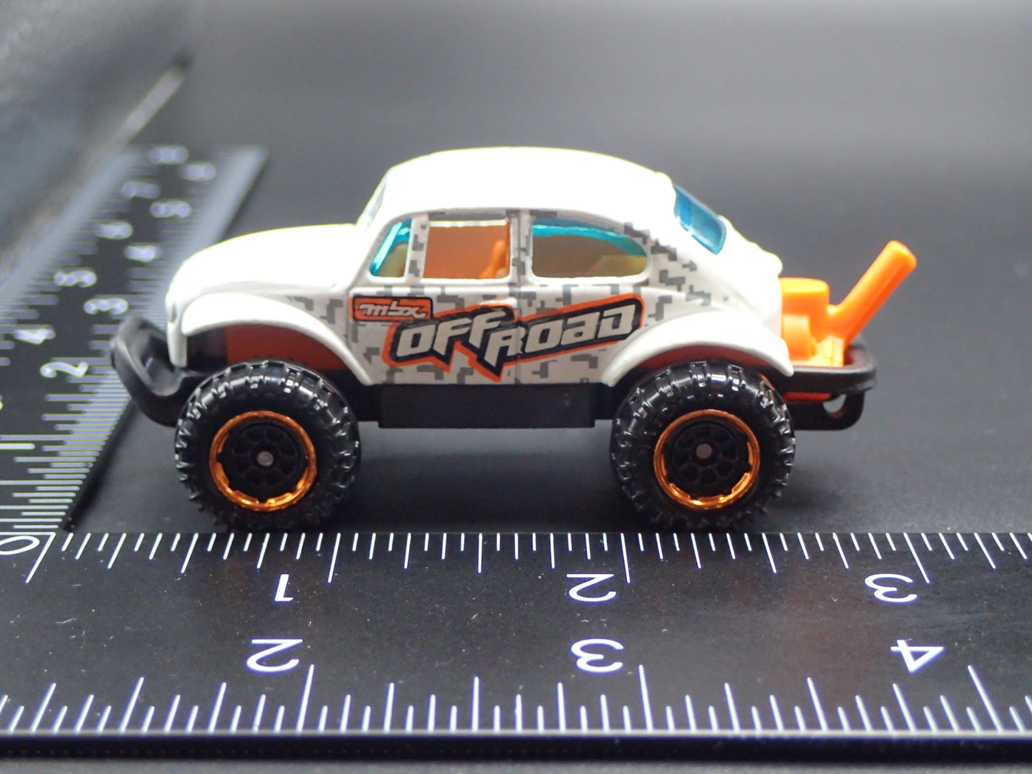 VW VOLKSWAGEN BAJA BEETLE BUG OFF ROAD 1:64 SCALE DIORAMA DIECAST MODEL CAR