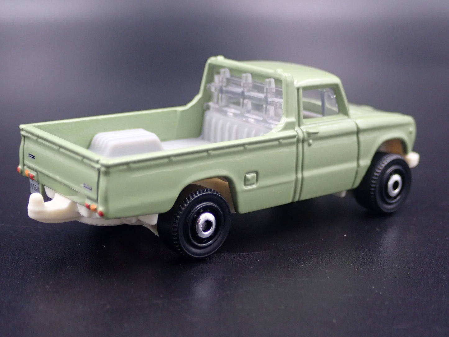 1962-1966 NISSAN JUNIOR PICKUP TRUCK HITCH. 1:64 SCALE DIORAMA DIECAST MODEL CAR