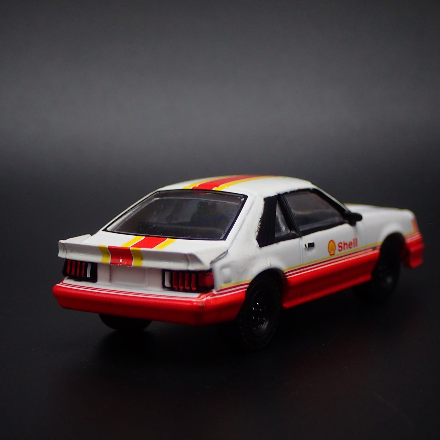 1982 82 FORD MUSTANG GT FOX BODY SHELL OIL 1:64 SCALE DIORAMA DIECAST MODEL CAR