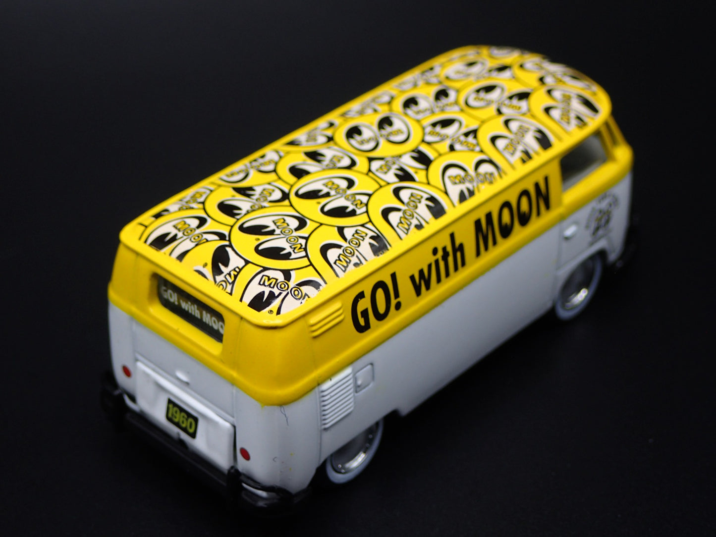 1960 60 VW VOLKSWAGEN DELIVERY PANEL VAN MOONEYES 1:64 SCALE DIECAST MODEL CAR