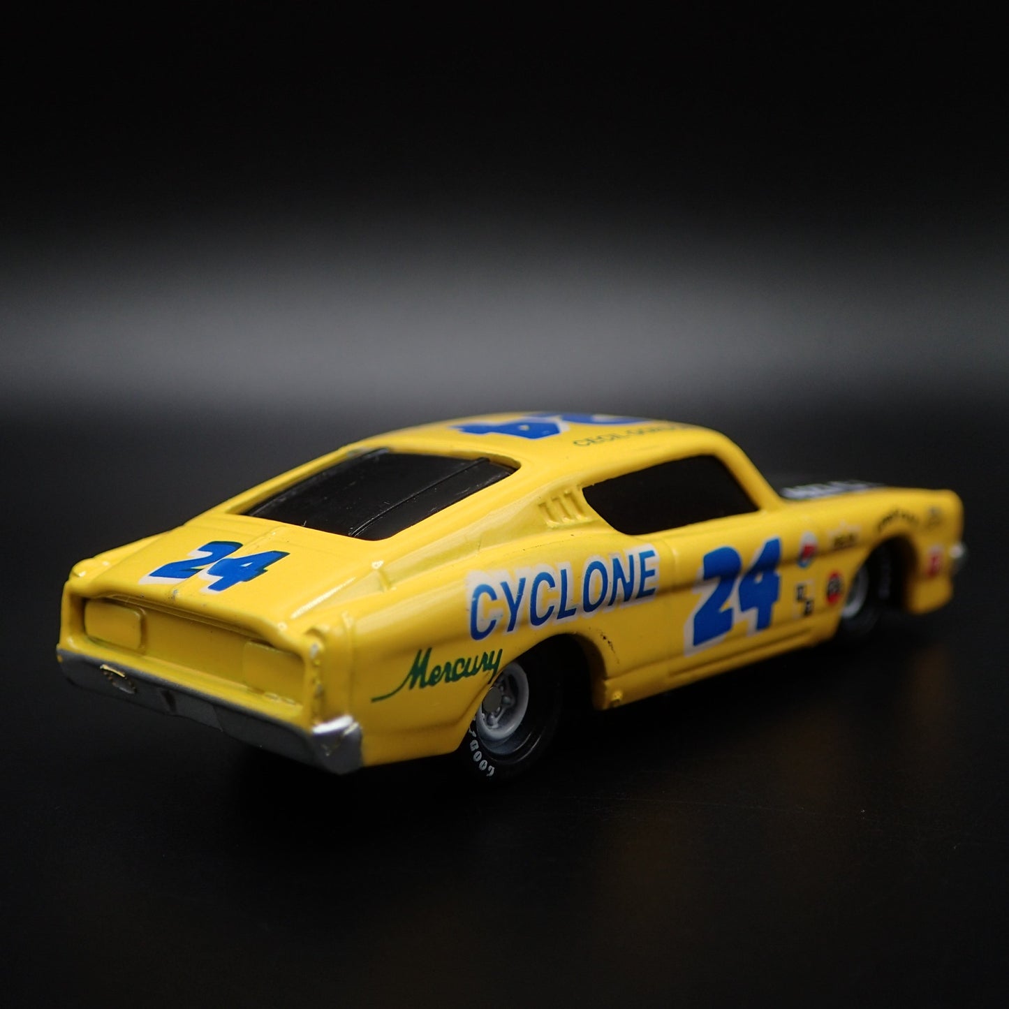 1969 69 MERC MERCURY CYCLONE CECIL GORDON NASCAR 1:64 SCALE DIECAST MODEL CAR