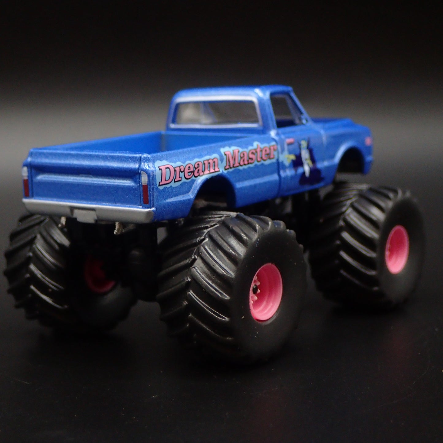 1969 69 CHEVROLET C10 MONSTER TRUCK DREAM MASTER 1:64 SCALE DIECAST MODEL CAR