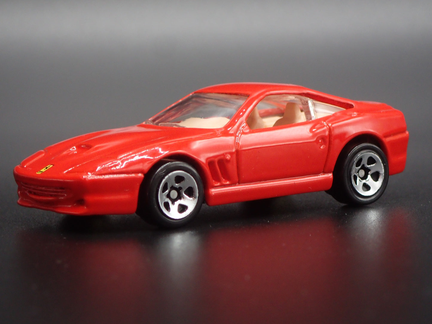 1996-2001 FERRARI 550 MARANELLO 1:64 SCALE COLLECTIBLE DIORAMA DIECAST MODEL CAR