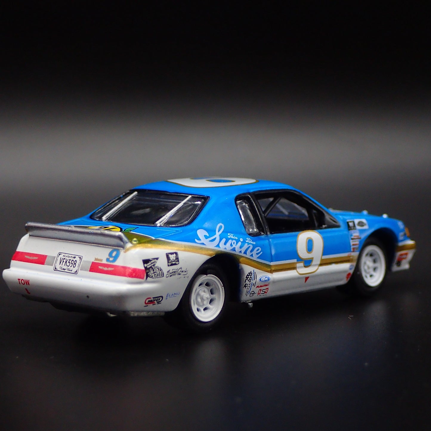 1986 86 FORD THUNDERBIRD STOCK CAR BLUE 1:64 SCALE DIORAMA DIECAST MODEL CAR