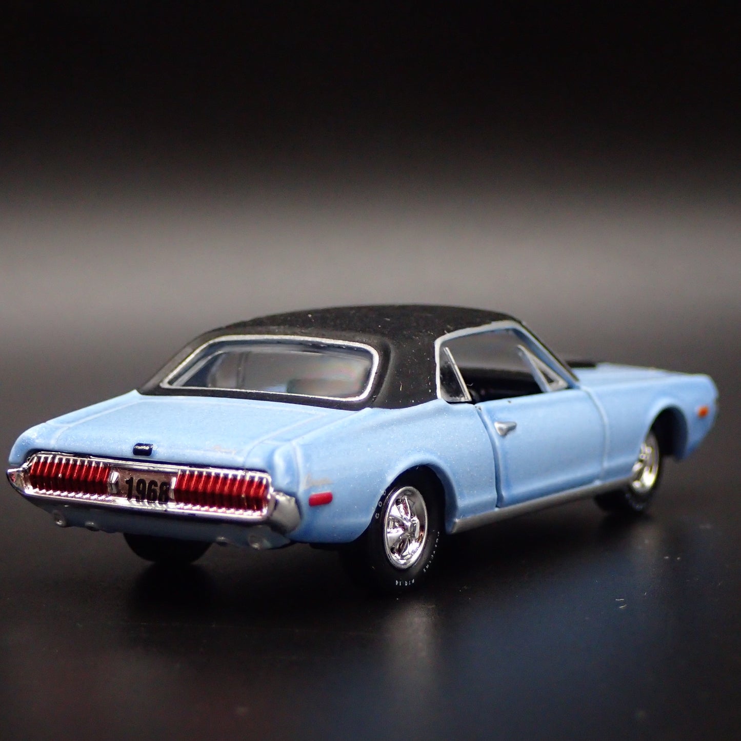 1968 1/2 68 MERC MERCURY COUGAR R-CODE RARE 1:64 SCALE DIORAMA DIECAST MODEL CAR