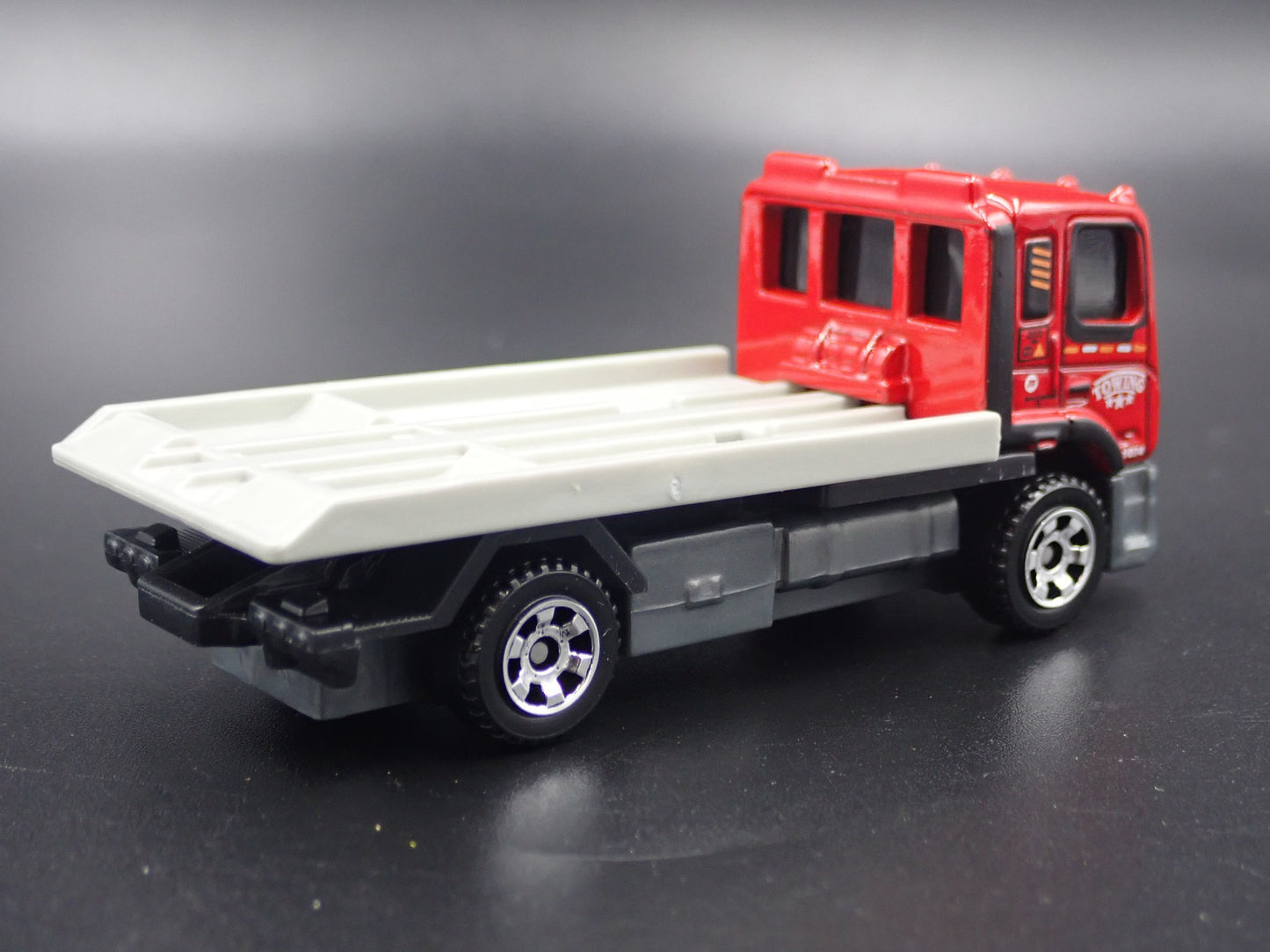 MODERN TOWING COMPANY FLATBED TRUCK RED 1/64 SCALE COLLECTIBLE DIECAST MODEL
