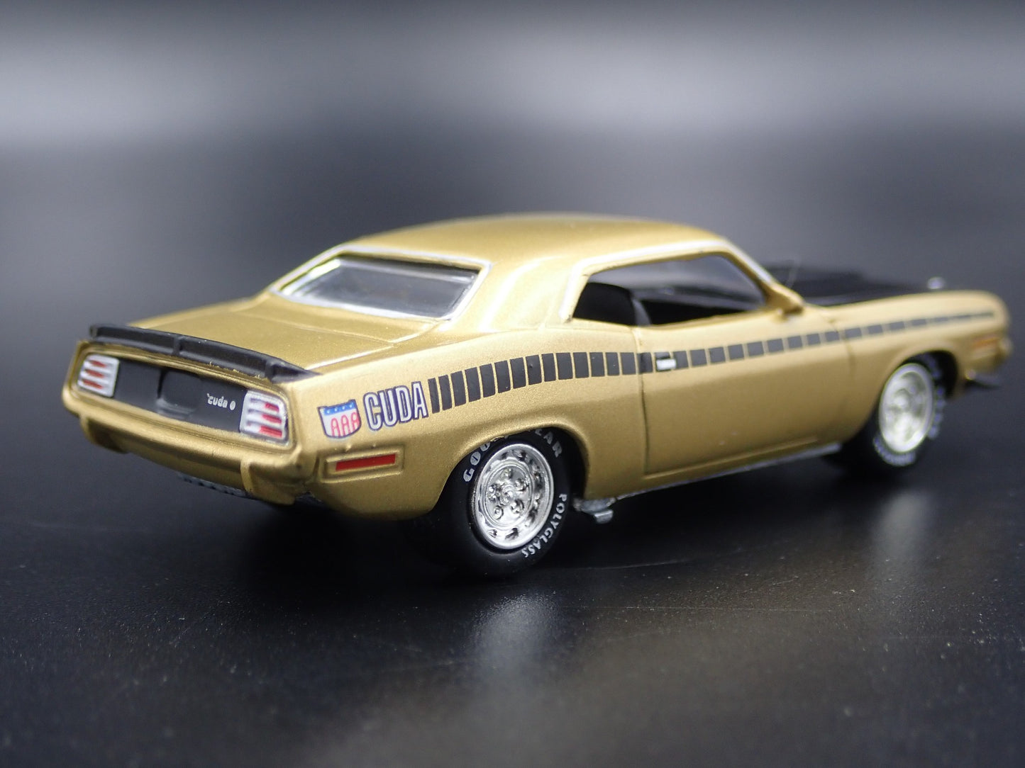 1970 70 PLYMOUTH AAR CUDA GOLD 1:64 SCALE COLLECTIBLE DIECAST MODEL CAR