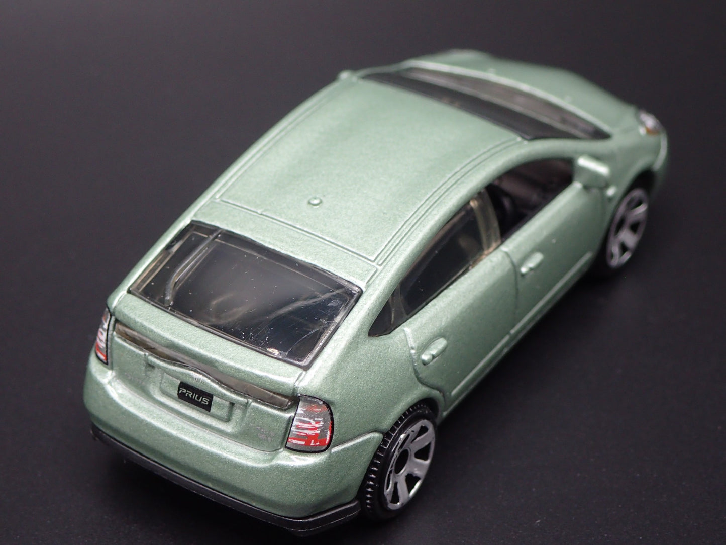 2003-2008 TOYOTA PRIUS GREEN 1/64 SCALE COLLECTIBLE DIORAMA DIECAST MODEL CAR