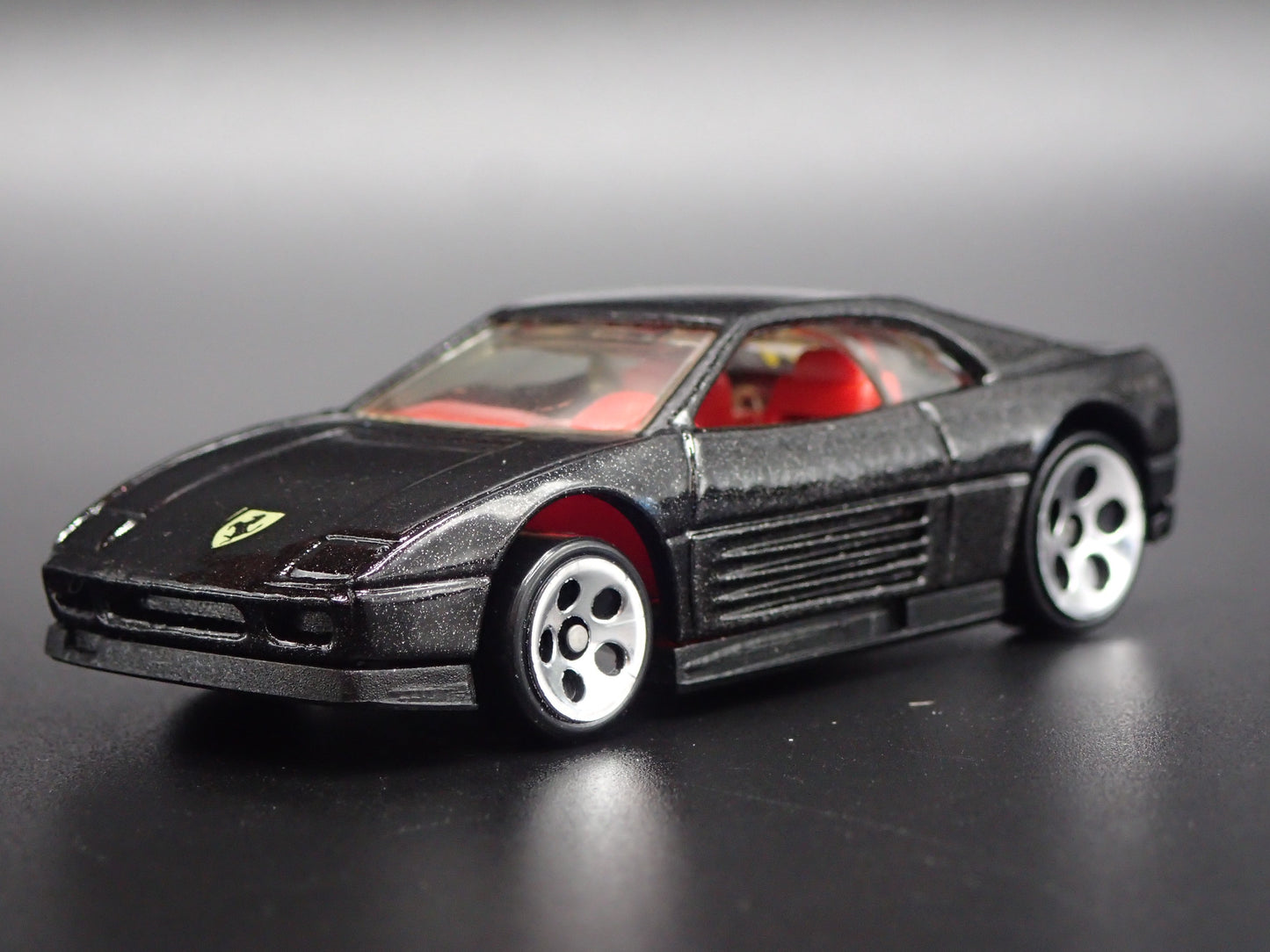 1989-1995 FERRARI 348 SUPER CAR 1:64 SCALE COLLECTIBLE DIORAMA DIECAST MODEL CAR