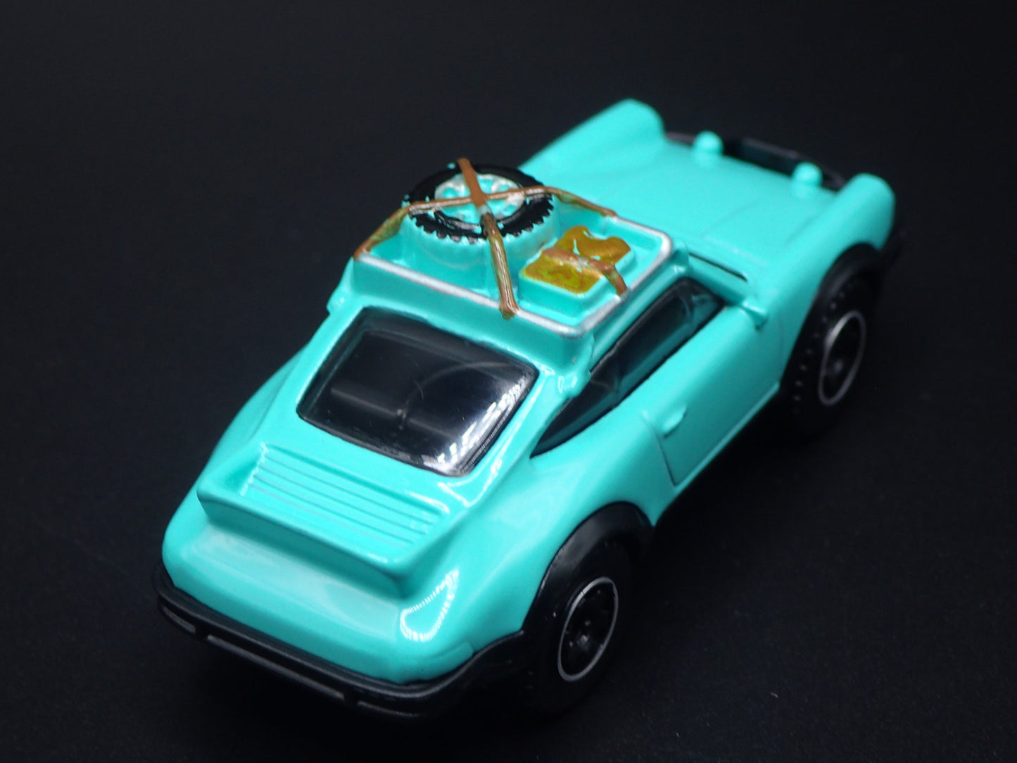 1985 85 PORSCHE 911 RALLY TEAL 1:64 SCALE COLLECTIBLE DIORAMA DIECAST MODEL CAR