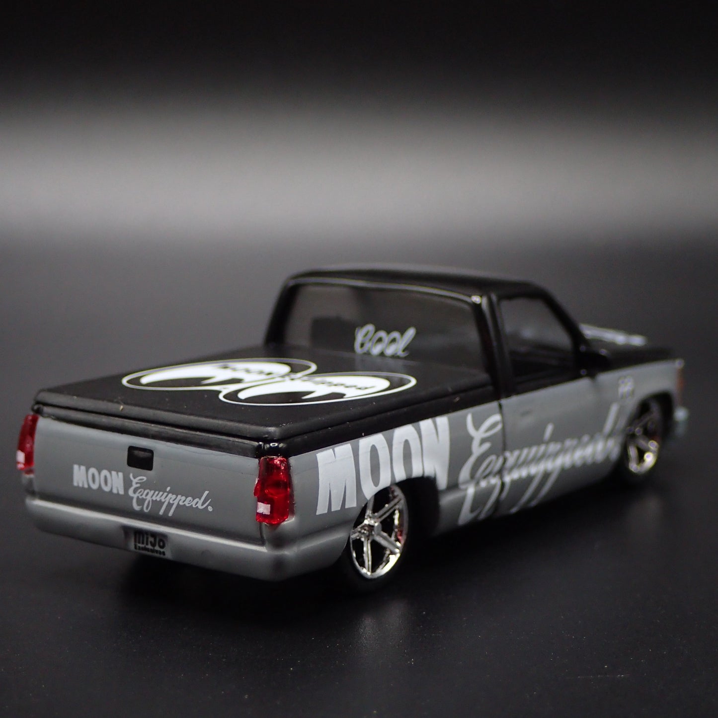 1990 CHEVY CHEVROLET C1500 SS 454 PICKUP TRUCK MOONEYES 1:64 DIECAST MODEL CAR