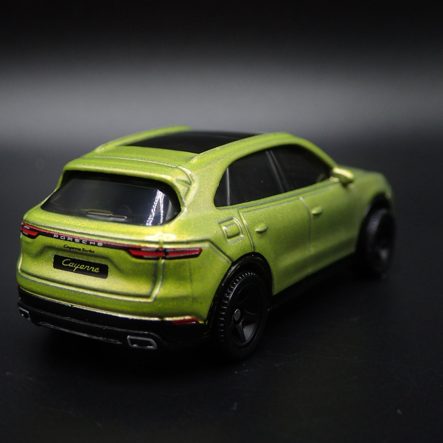 2018-2025 PORSCHE CAYENNE TURBO 1:64 SCALE COLLECTIBLE DIORAMA DIECAST MODEL CAR