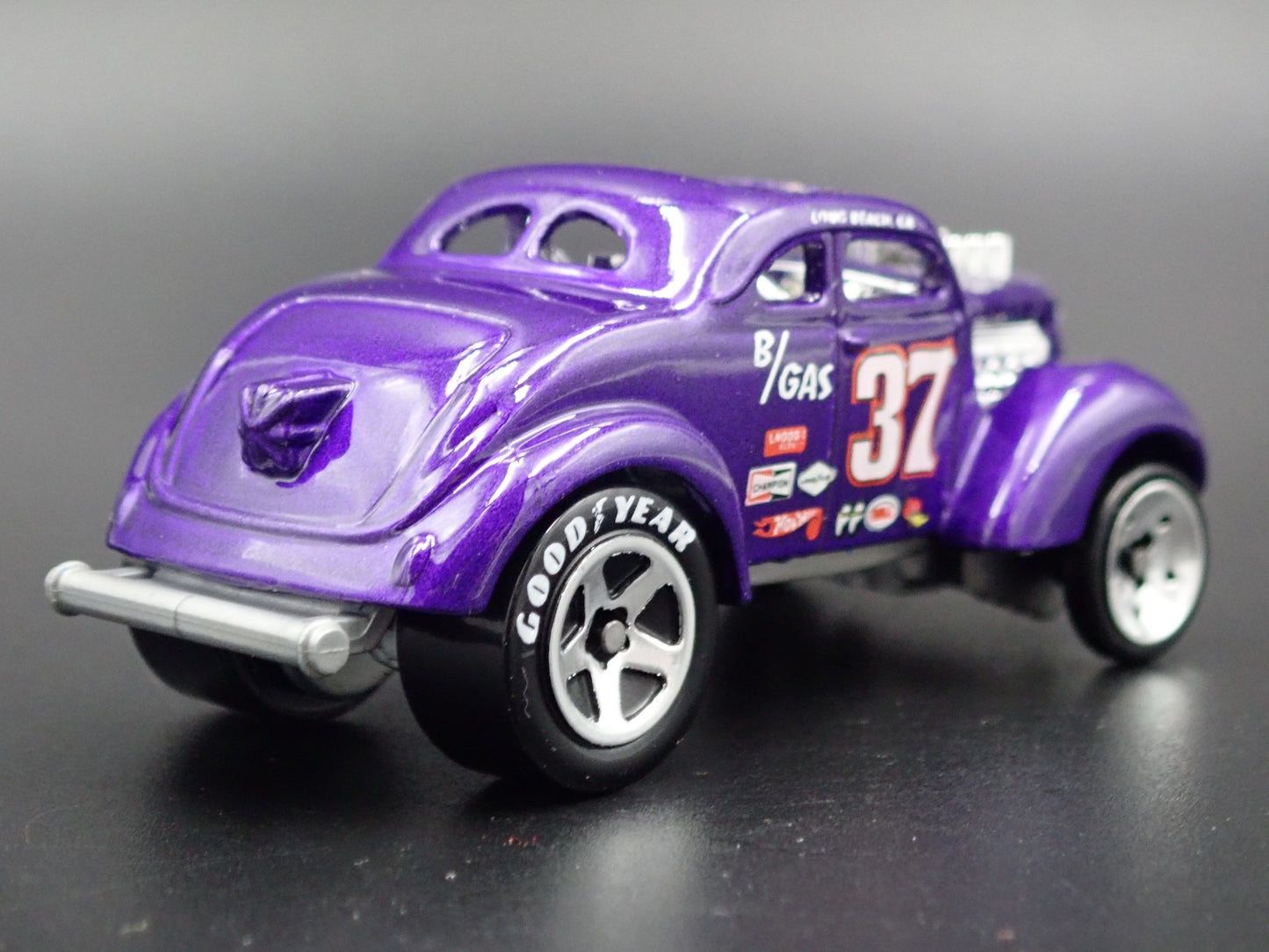 1937 37 FORD COUPE GASSER HOT ROD 1:64 SCALE LIMITED DIORAMA DIECAST MODEL CAR