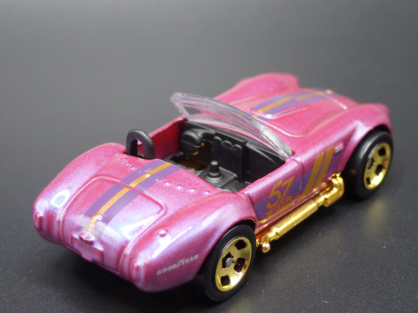 1965 65 SHELBY COBRA 427 S/C PURPLE 1:64 SCALE COLLECTIBLE DIECAST MODEL CAR