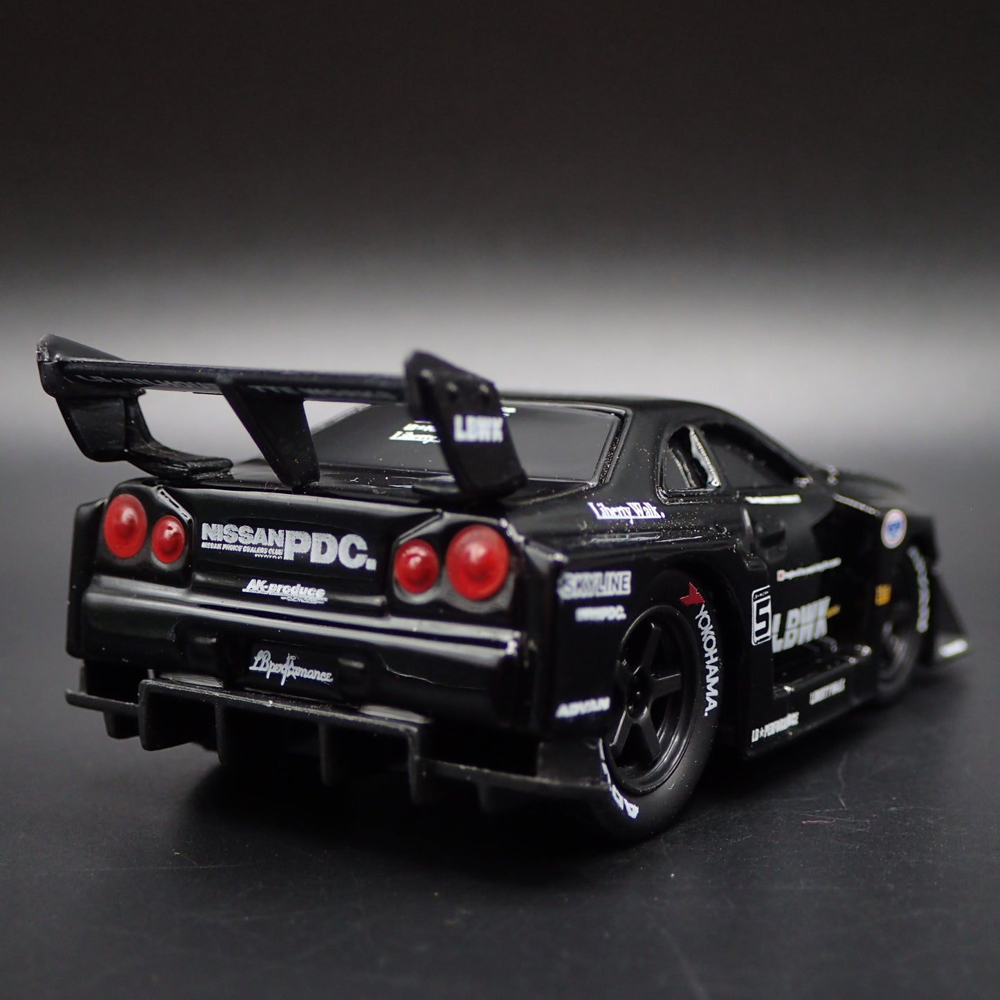 1999-2002 NISSAN SKYLINE GTR R34 BNR34 LIBERYY WALK 1:64 SCALE DIECAST MODEL CAR