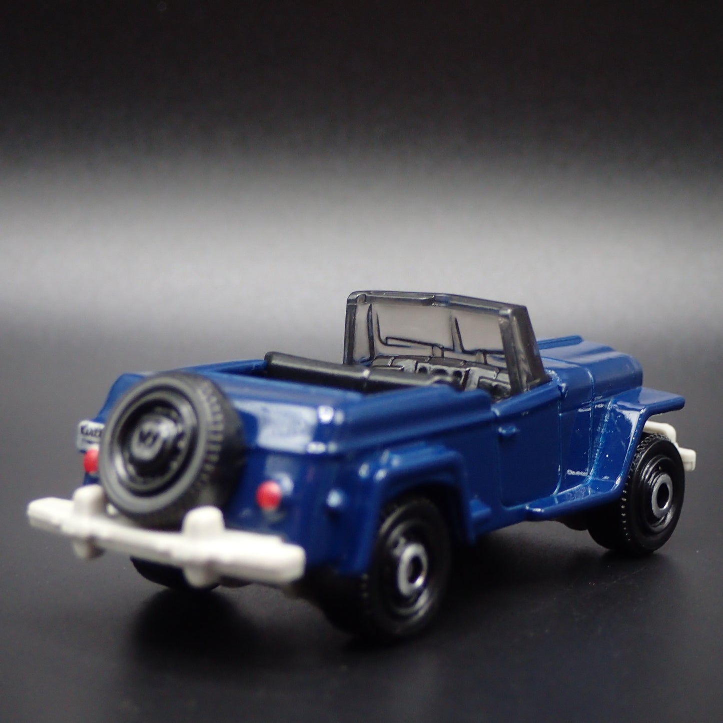 1948 -1950 JEEP WILLYS JEEPSTER 1:64 SCALE COLLECTIBLE DIORAMA DIECAST MODEL CAR