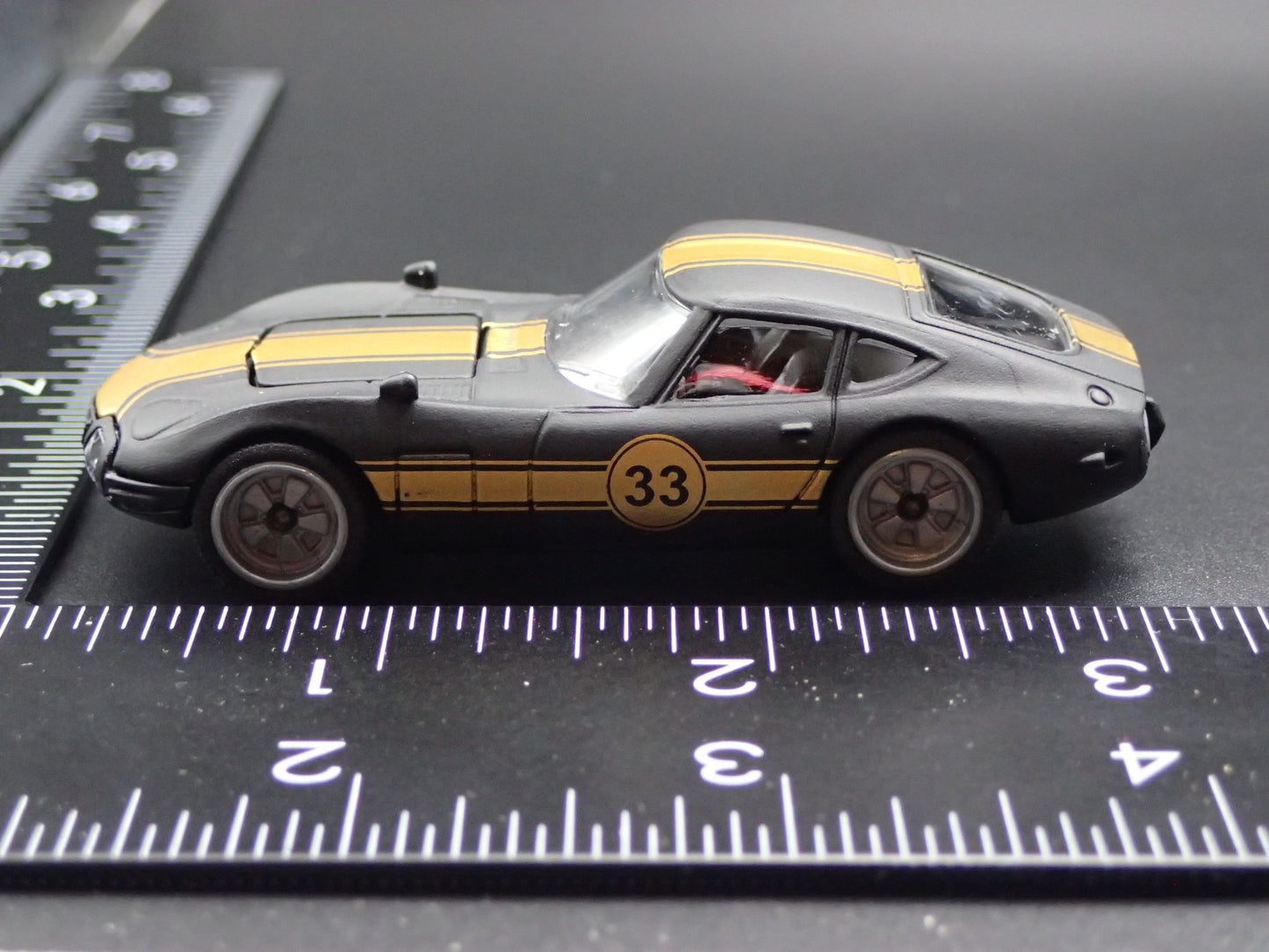 1967- 1970 TOYOTA 2000GT RACING BLACK 1:64 SCALE COLLECTIBLE DIECAST MODEL CAR
