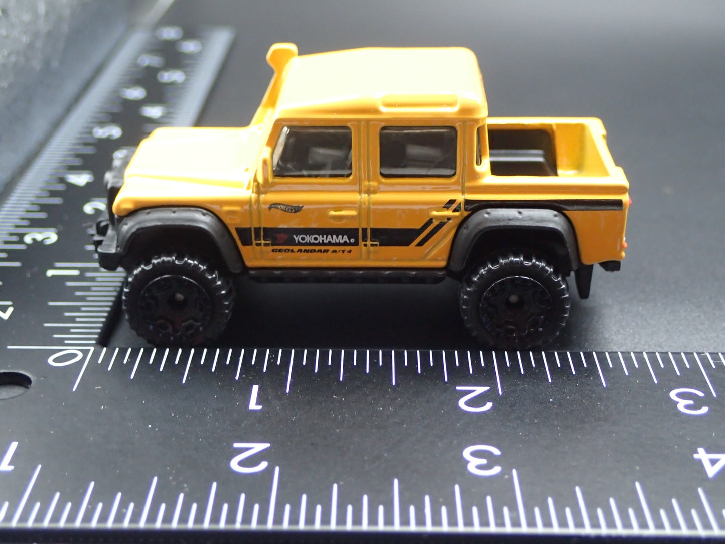 1990-2016 LAND ROVER DEFENDER DOUBLE CAB PICKUP 1/64 SCALE DIECAST MODEL CAR