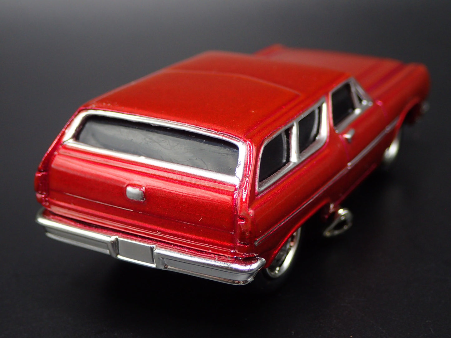 1965 65 CHEVY CHEVROLET CHEVELLE WAGON RED 1:64 SCALE DIORAMA DIECAST MODEL CAR