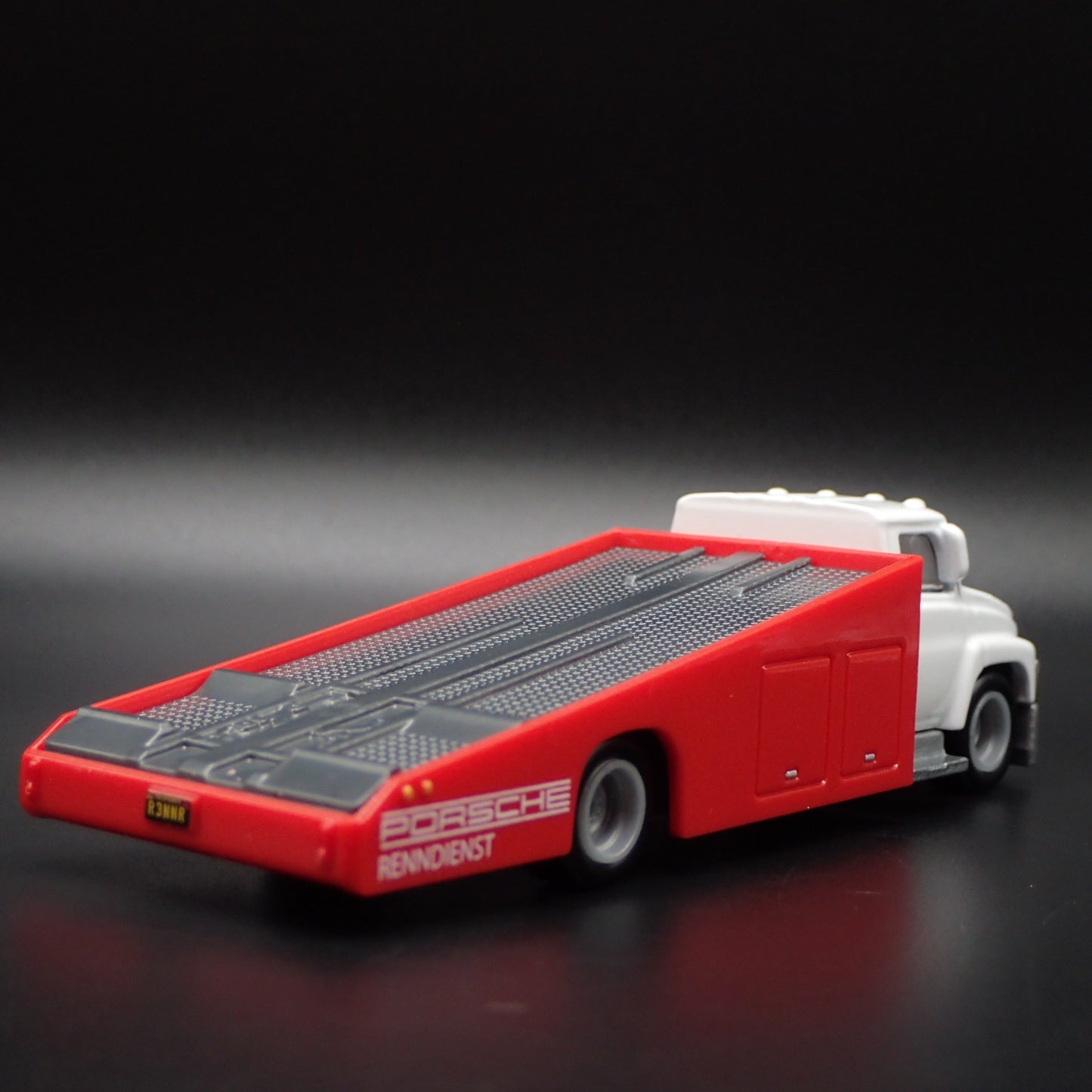 MODERN RAMP TRUCK PORSCHE RENNDIENST 1:64 SCALE COLLECTIBLE DIECAST MODEL CAR