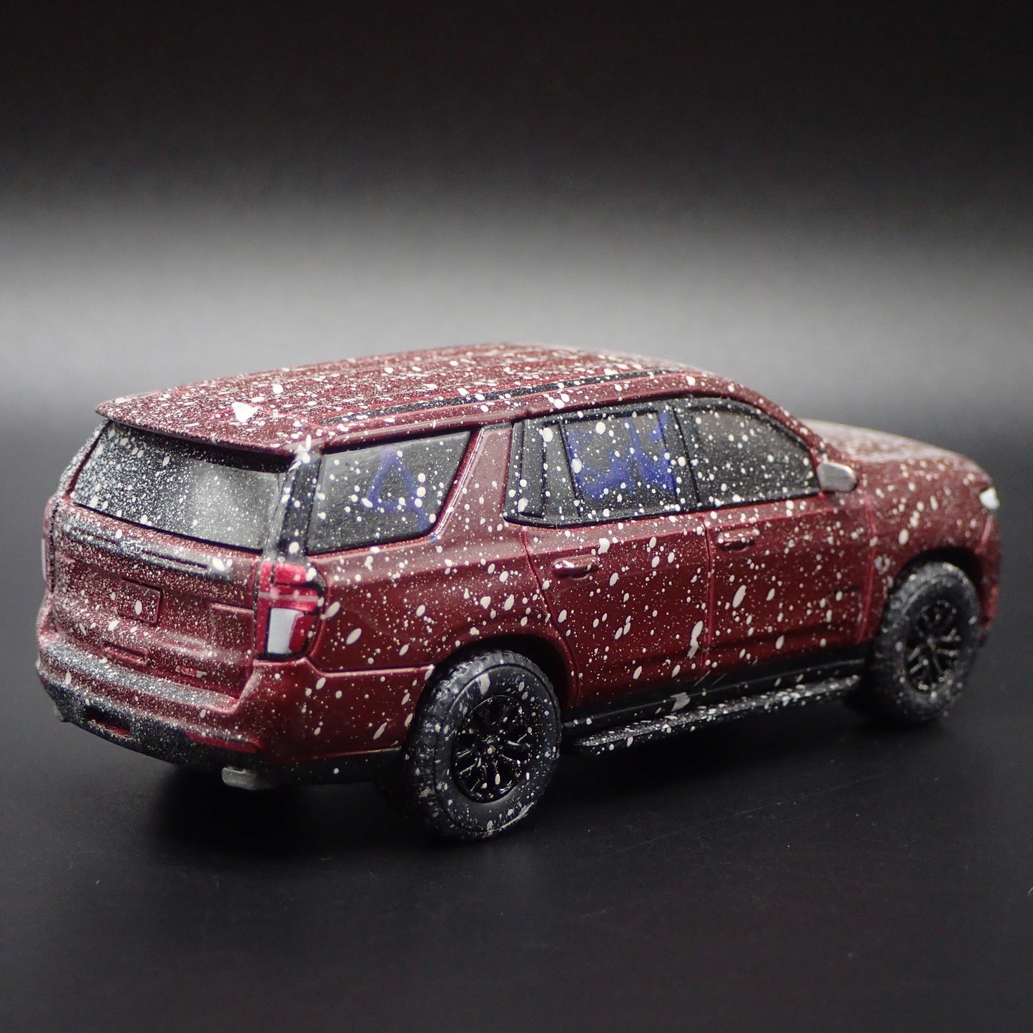 2021-2025 CHEVY CHEVROLET TAHOE RST SNOW COVERED 1:64 SCALE DIECAST MODEL CAR
