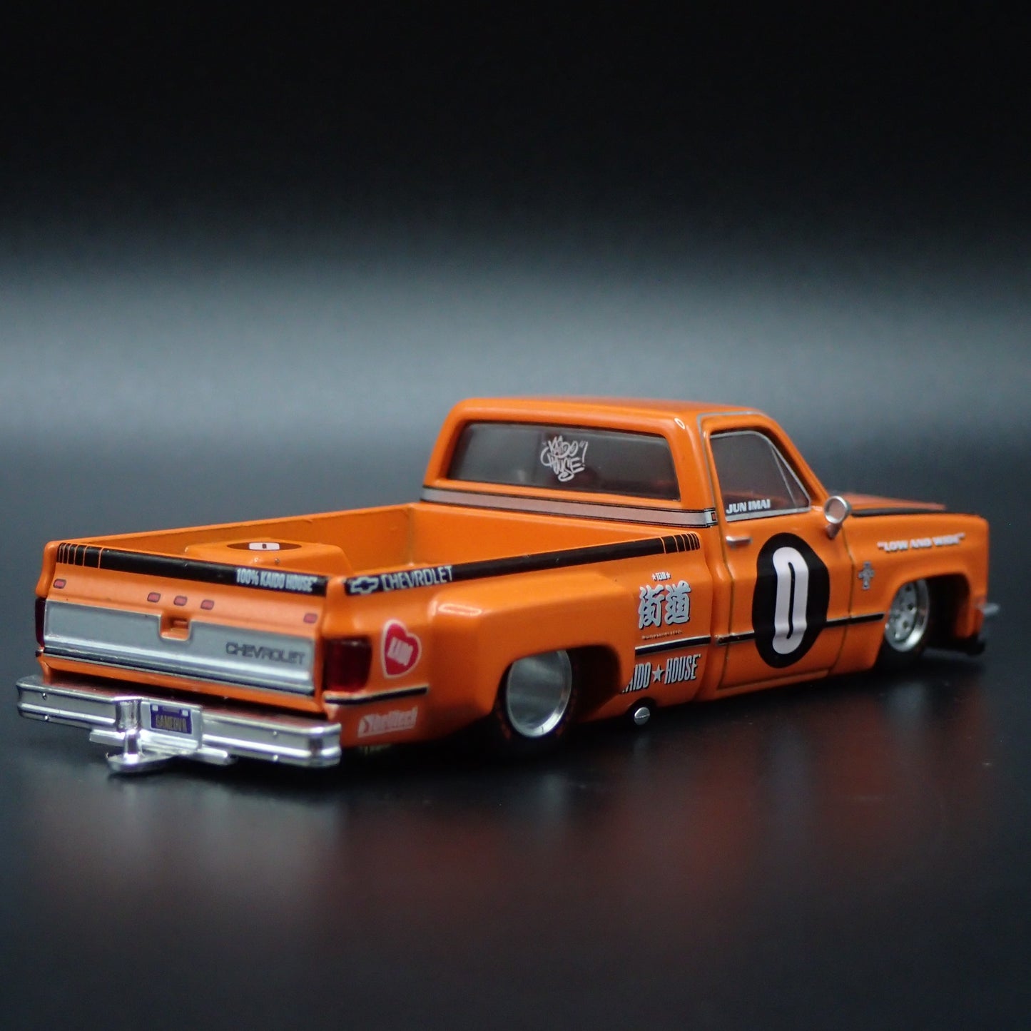 CHEVROLET SILVERADO DUALLY KAIDO V2 SQUAREBODY TRUCK 1/64 DIECAST MODEL CAR