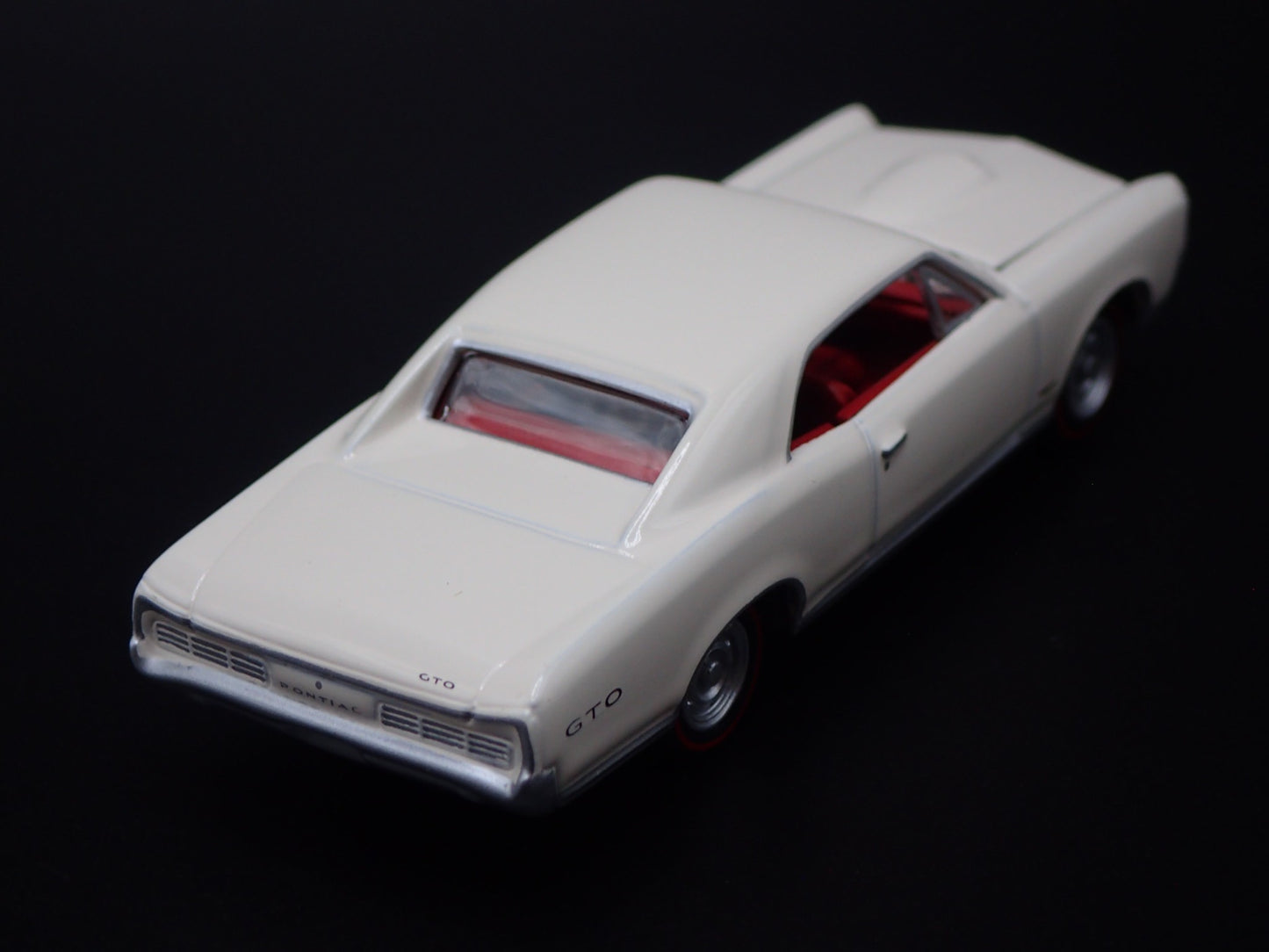 1966 66 PONTIAC GTO MUSCLE CAR 1/64 SCALE COLLECTIBLE DIORAMA DIECAST MODEL CAR