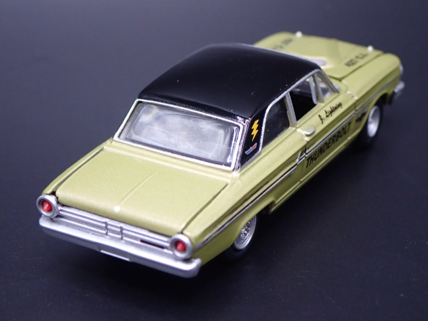 1964 64 FORD THUNDERBOLT GREEN 1:64 SCALE COLLECTIBLE DIORAMA DIECAST MODEL CAR